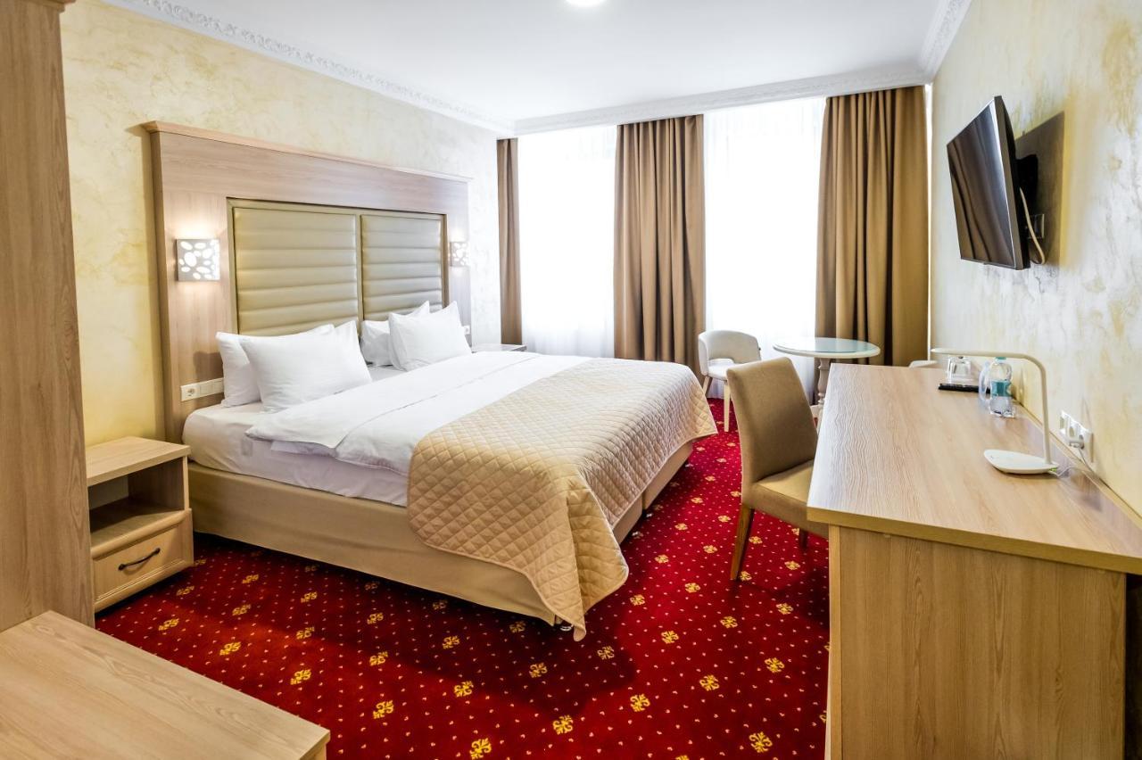Hotel France Vinnytsia Extérieur photo A room at the hotel