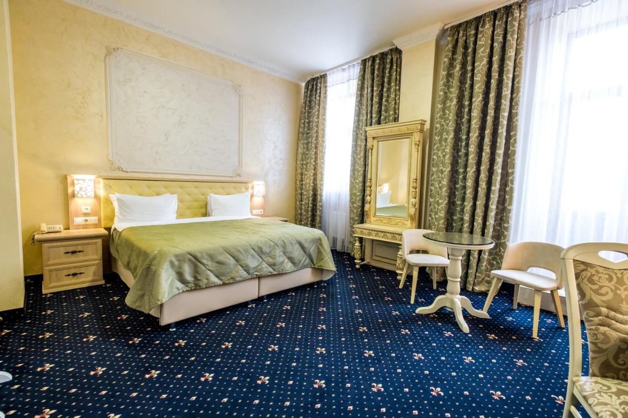 Hotel France Vinnytsia Extérieur photo A room at the hotel