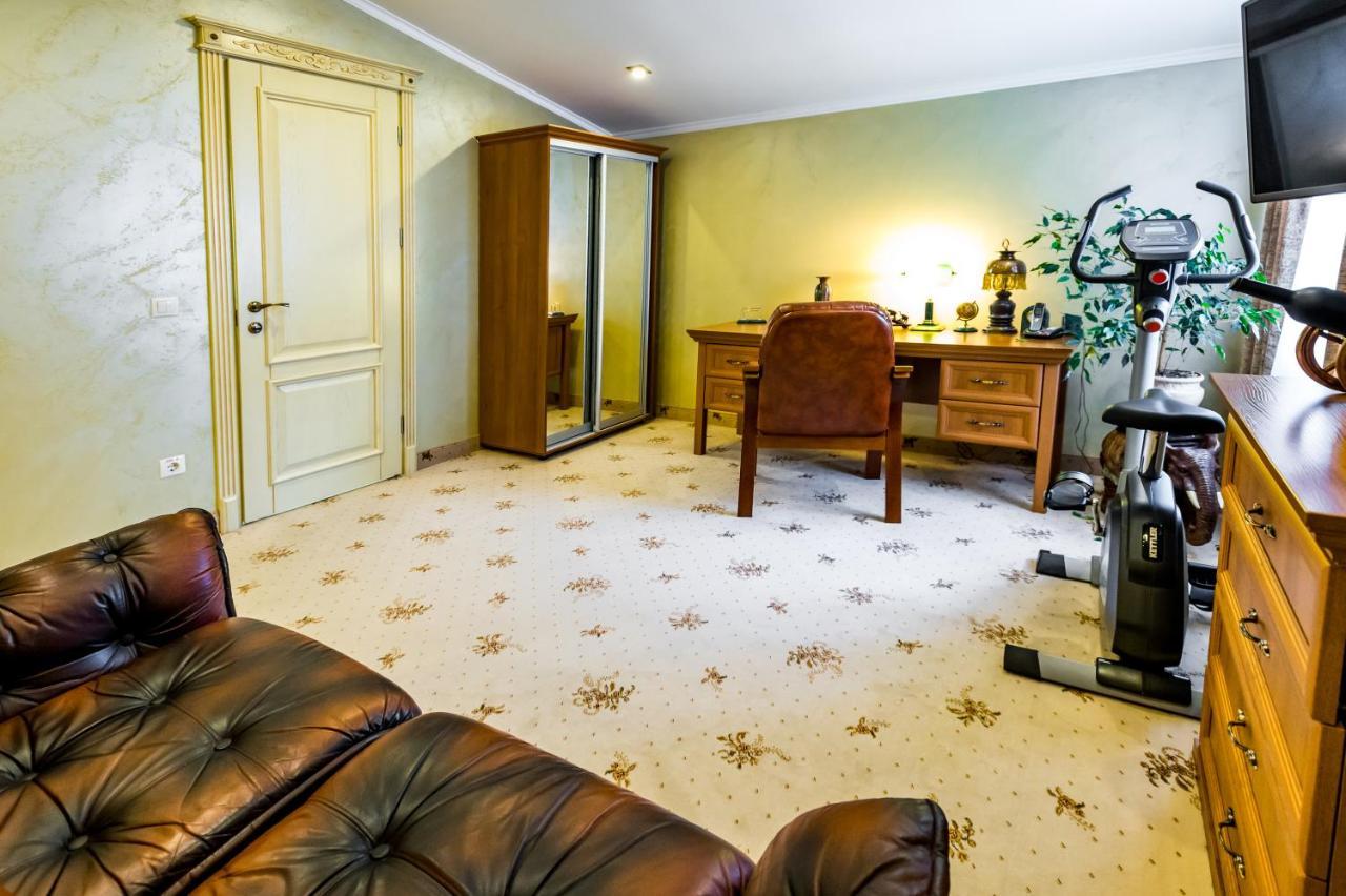 Hotel France Vinnytsia Extérieur photo A home office