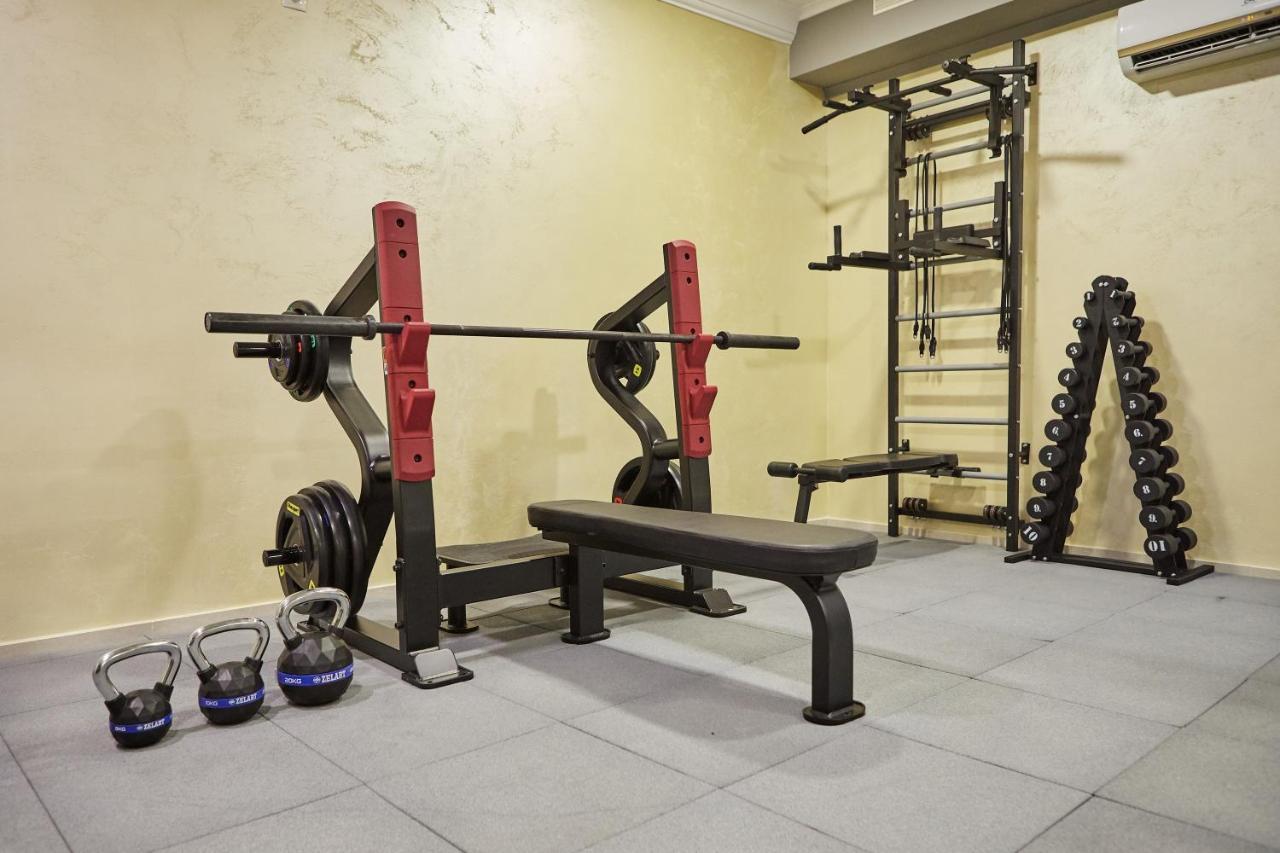 Hotel France Vinnytsia Extérieur photo A weight bench
