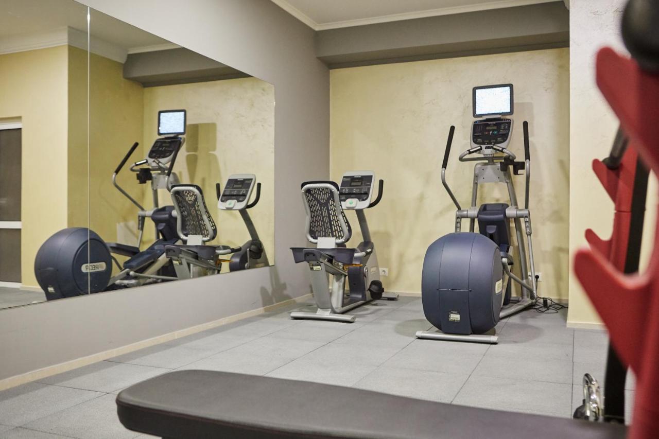 Hotel France Vinnytsia Extérieur photo Elliptical cross trainer